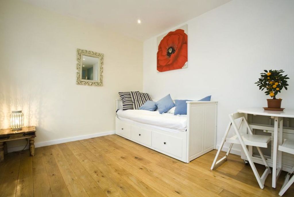 Property photo 3 of 5