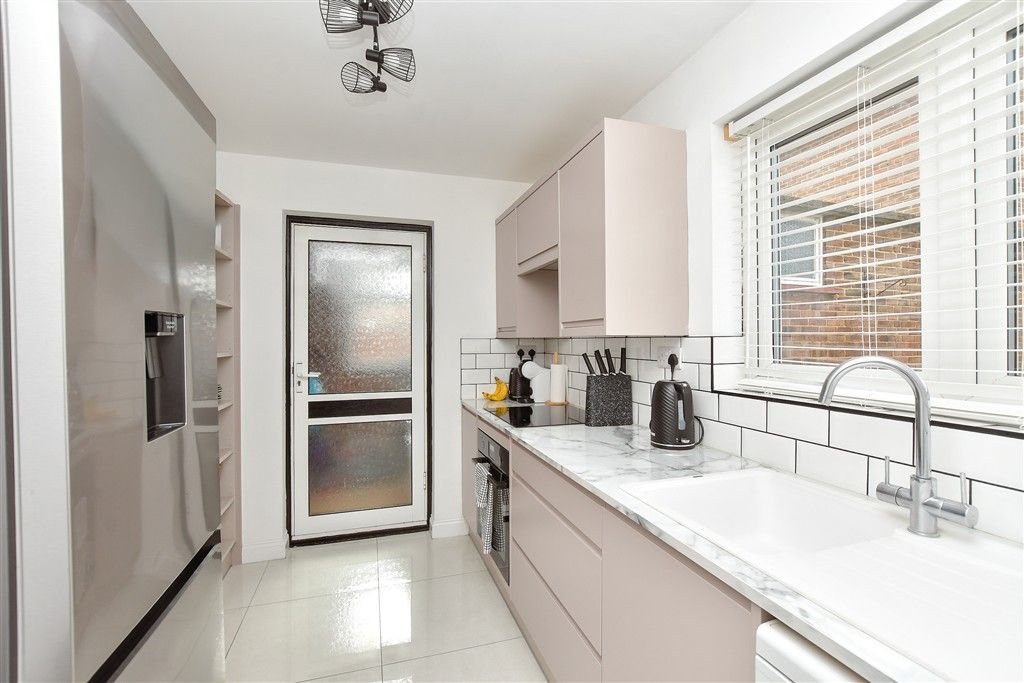 Property photo 1 of 14 Kitchen