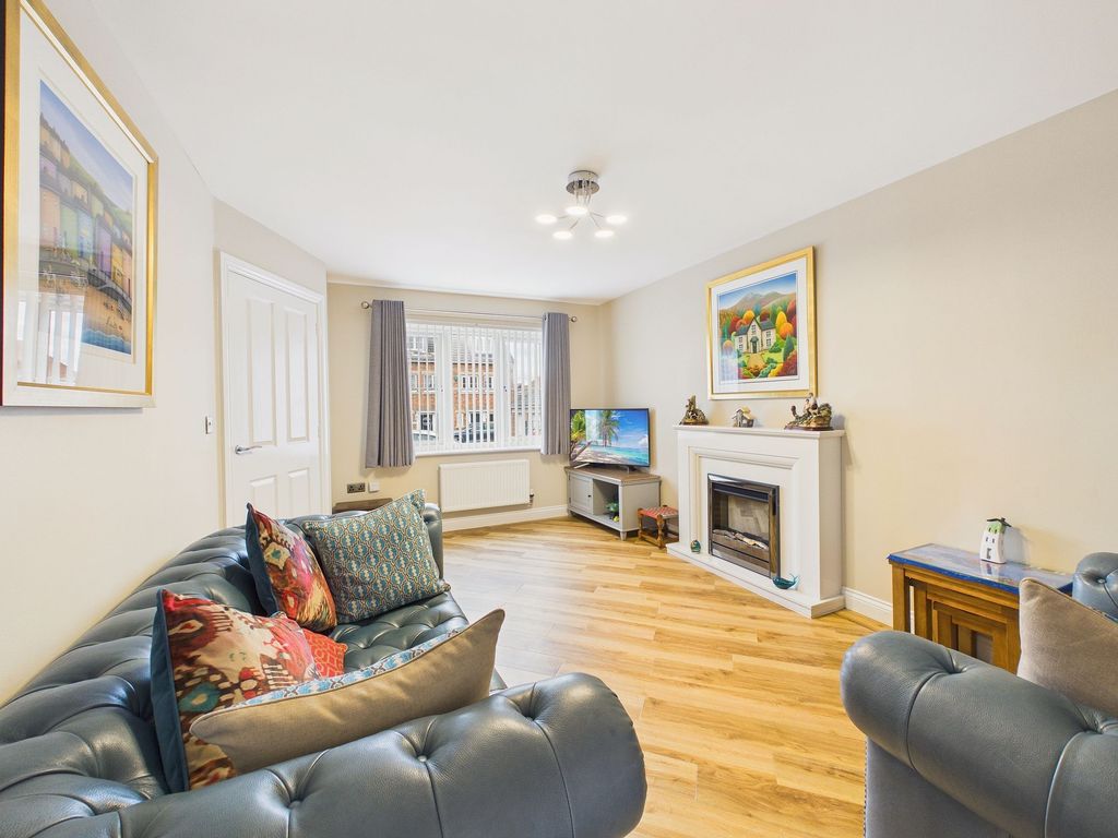 Property photo 2 of 13 Lounge