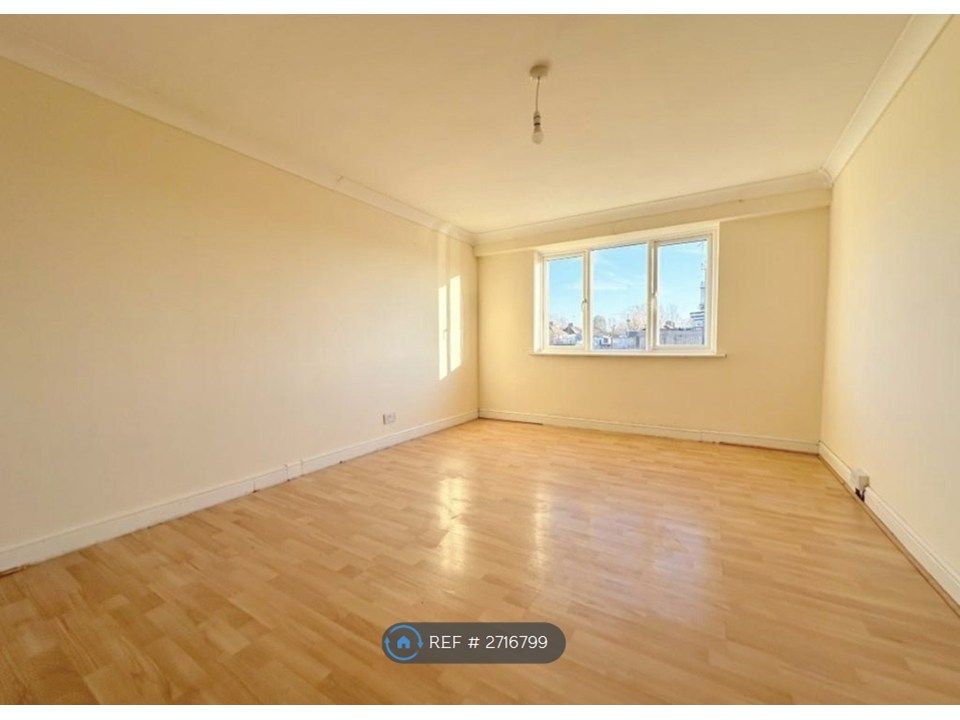 Property photo 3 of 5 Bedroom