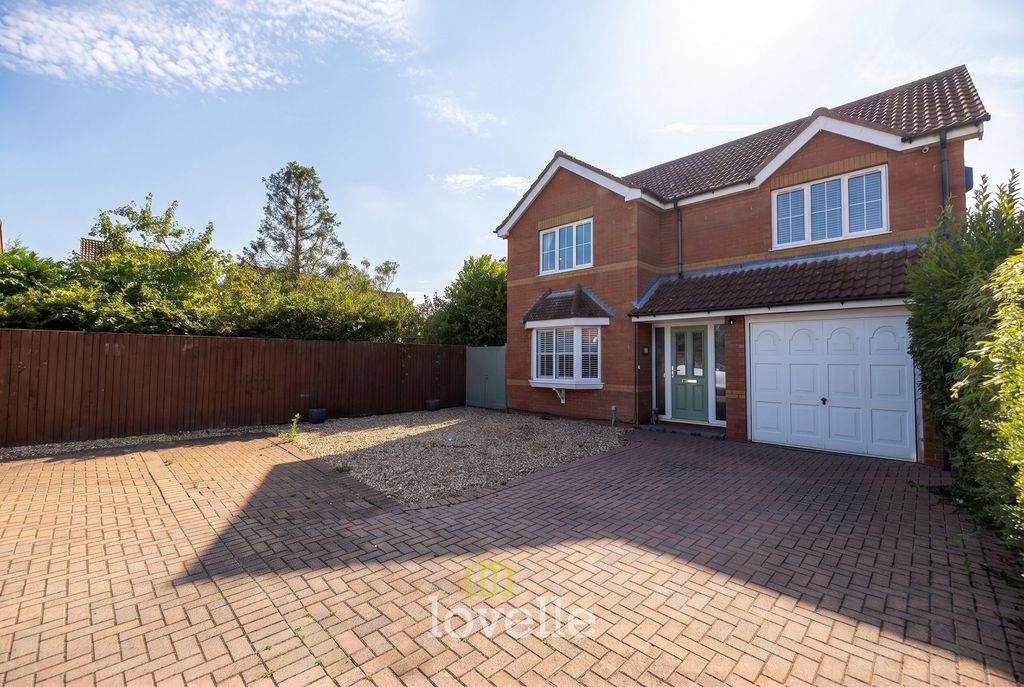 Property photo 1 of 32