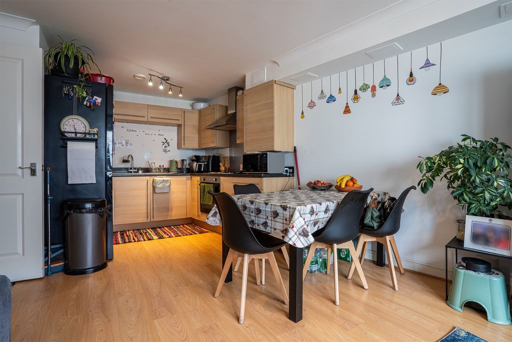 Property photo 3 of 13 5269435