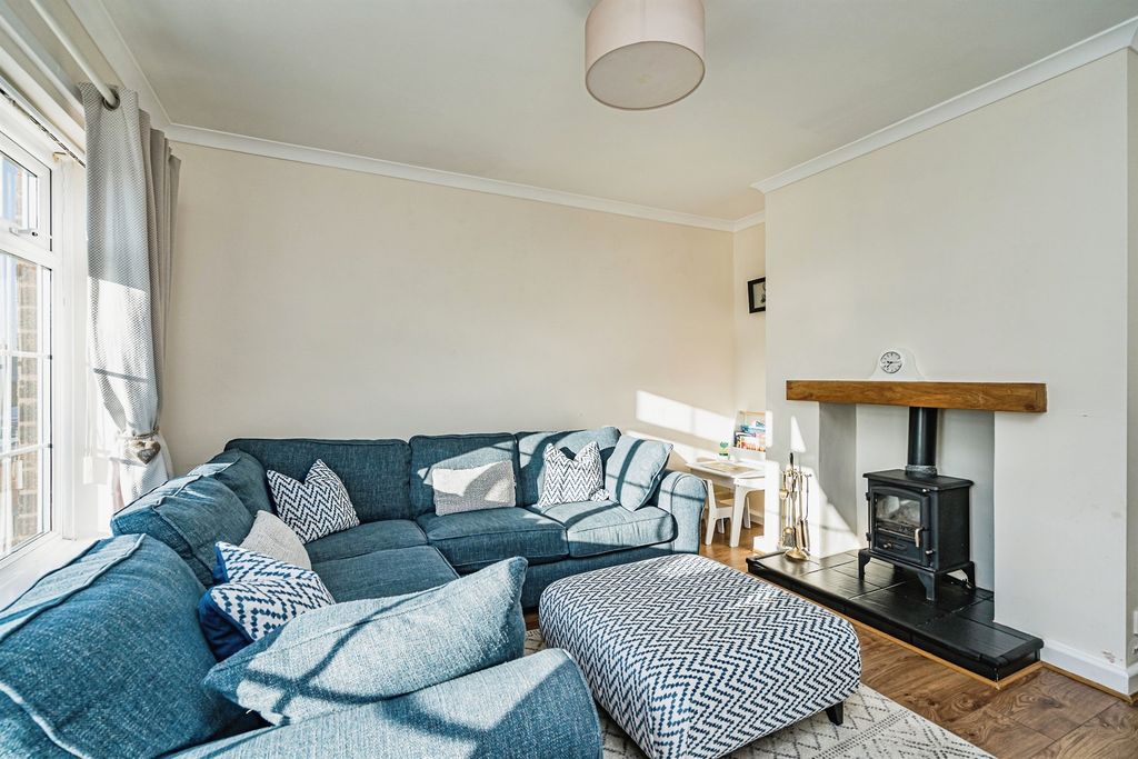 Property photo 2 of 16