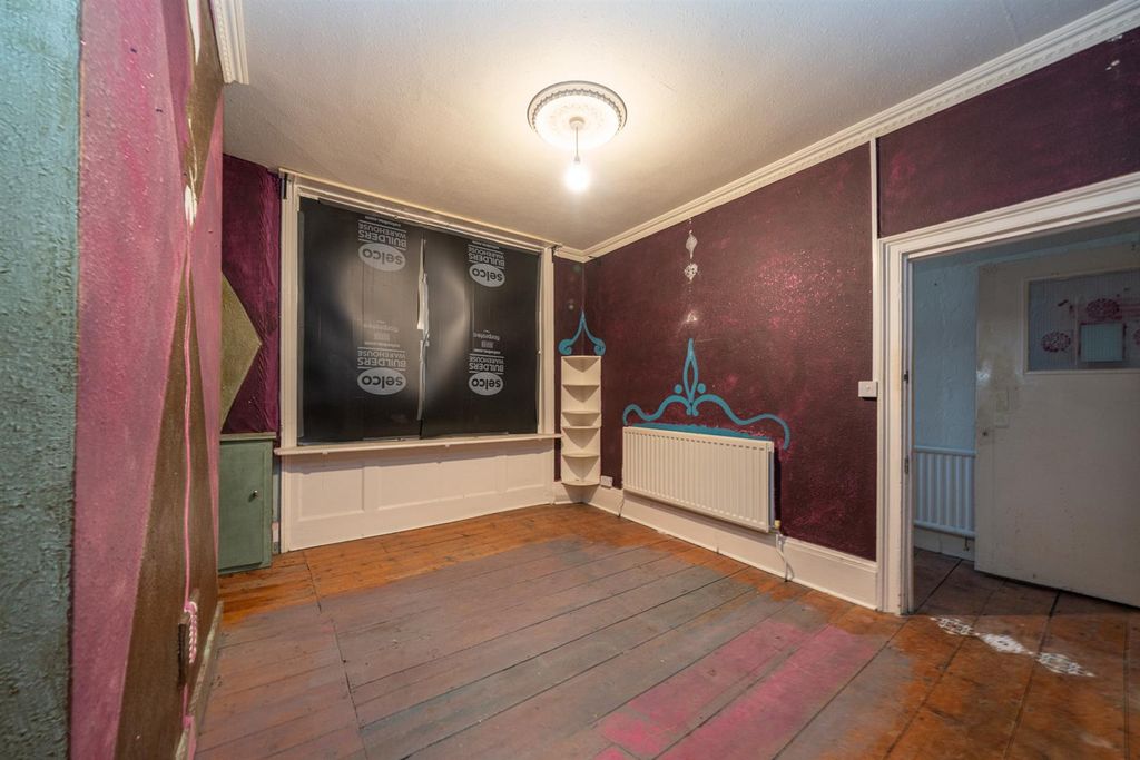 Property photo 3 of 15 100-High-Street-8469.Jpg
