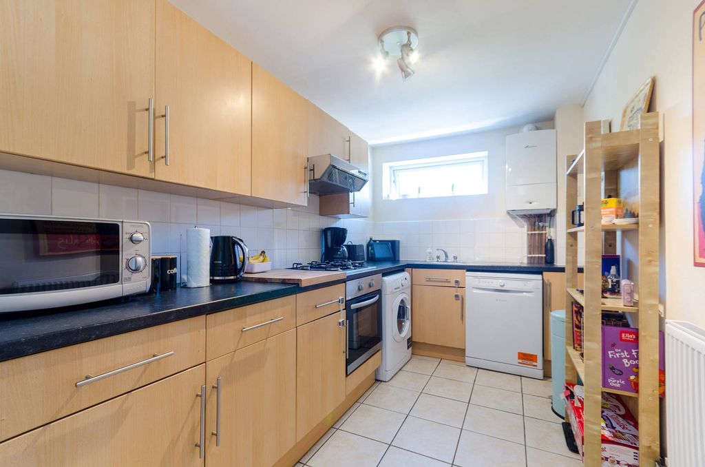 Property photo 3 of 12