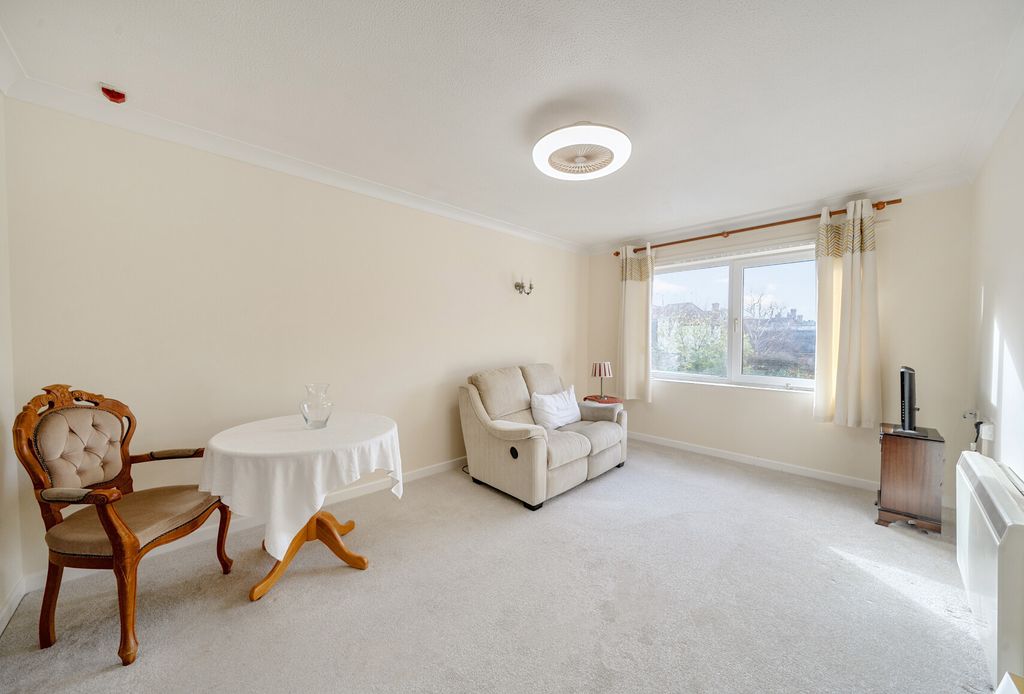 Property photo 2 of 10 1372586-15-6900A3...