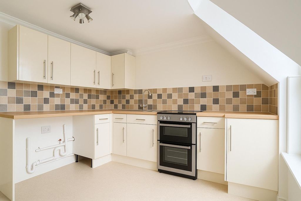 Property photo 3 of 13 Image 4