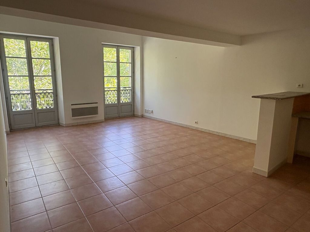 Property photo 1 of 18 Spacious And Bright T3 Apartment - Pertuis City Center