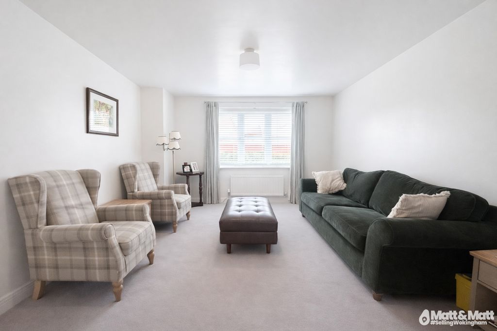 Property photo 2 of 13 4523724