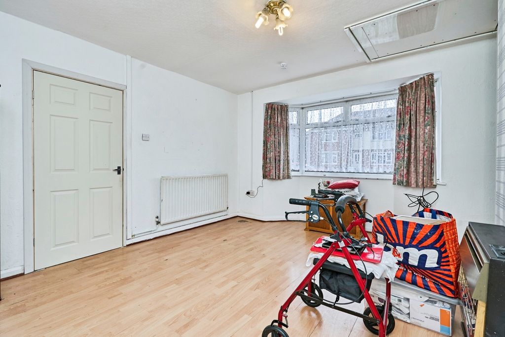 Property photo 2 of 20 Pbox-Img.Jpg