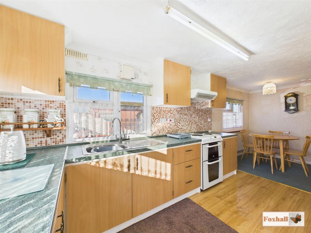 Property photo 2 of 15 Kitchen