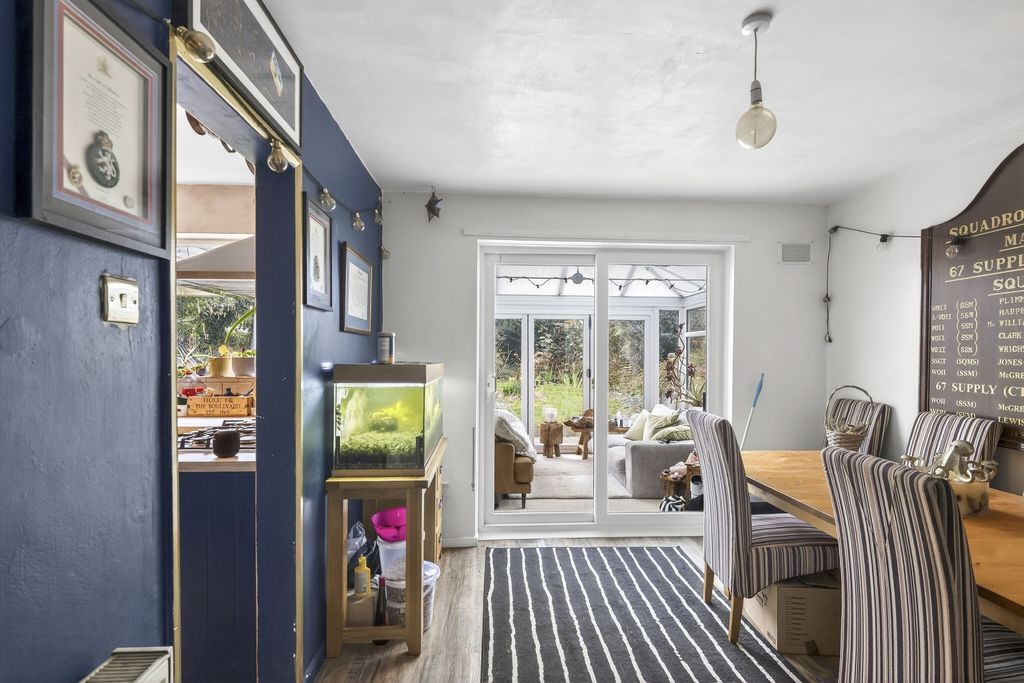 Property photo 3 of 16 Dining Room