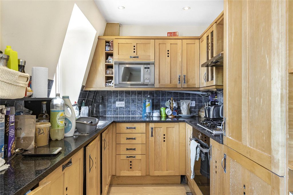 Property photo 2 of 19 Kitchen