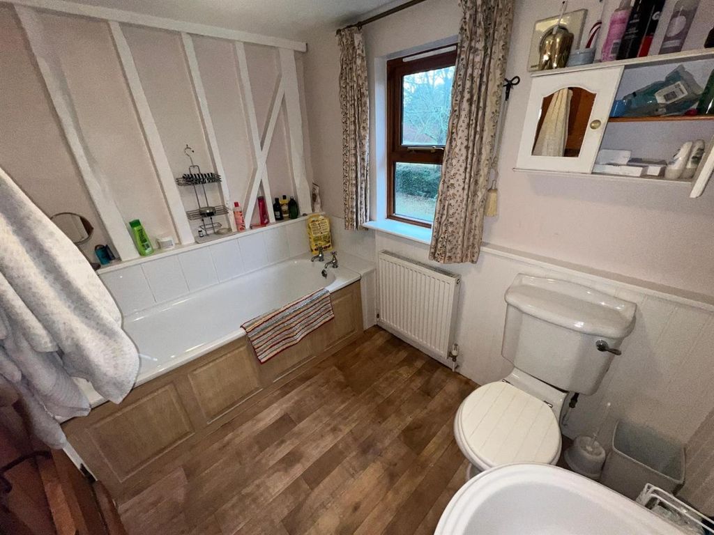 Property photo 2 of 11 Bathroom 1.Jpg