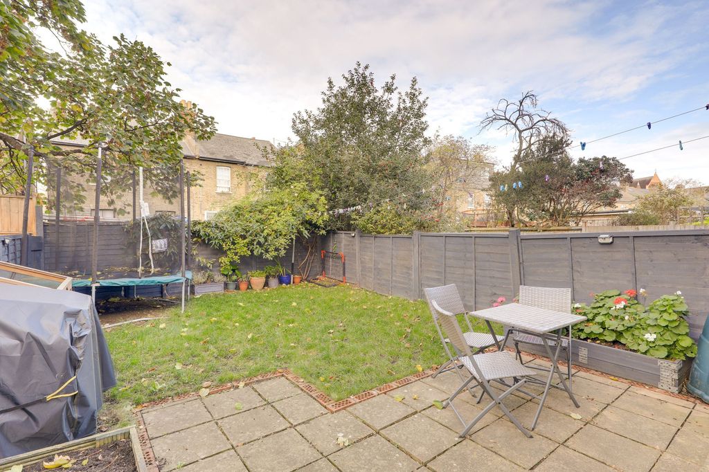 Property photo 3 of 11