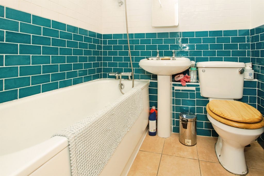 Property photo 3 of 14
