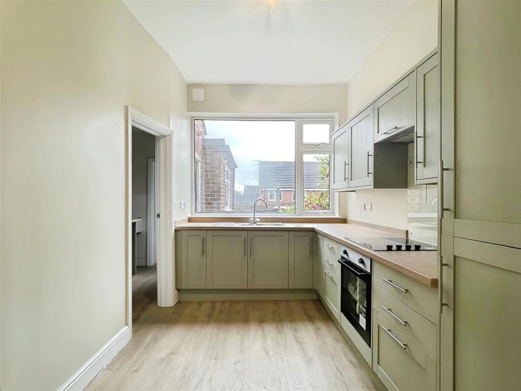 Property photo 3 of 28 Kitchen Diner