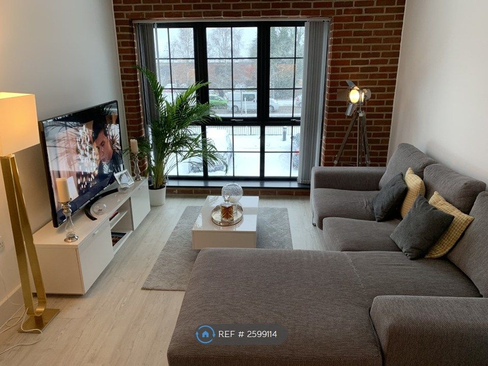 Property photo 1 of 6 Living Room