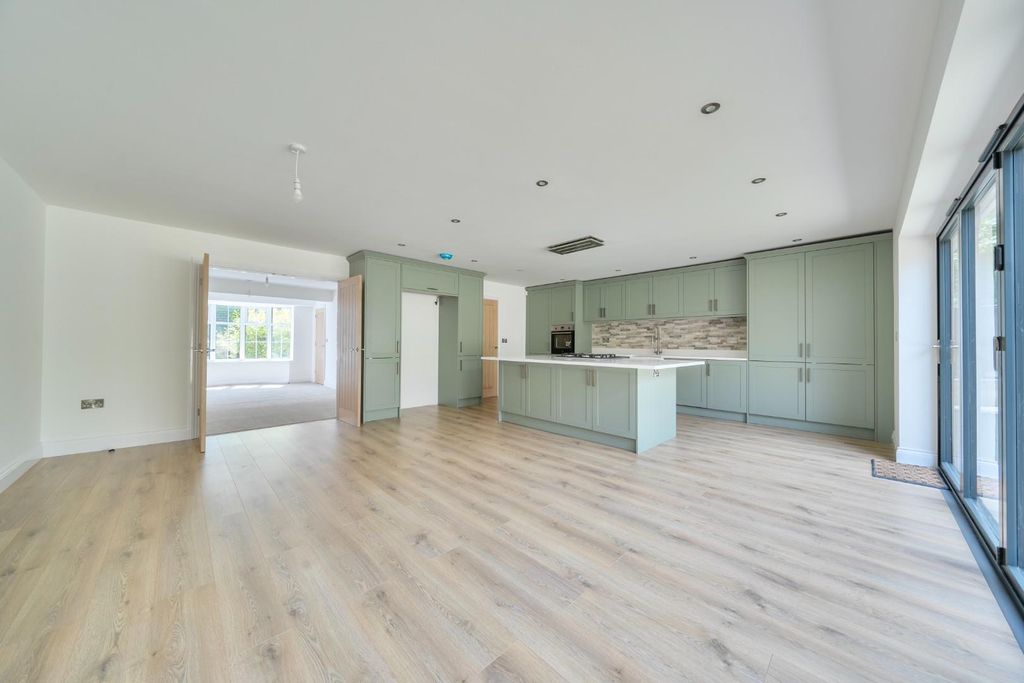 Property photo 2 of 17 1464208-8-6A05d795E010E.Jpg