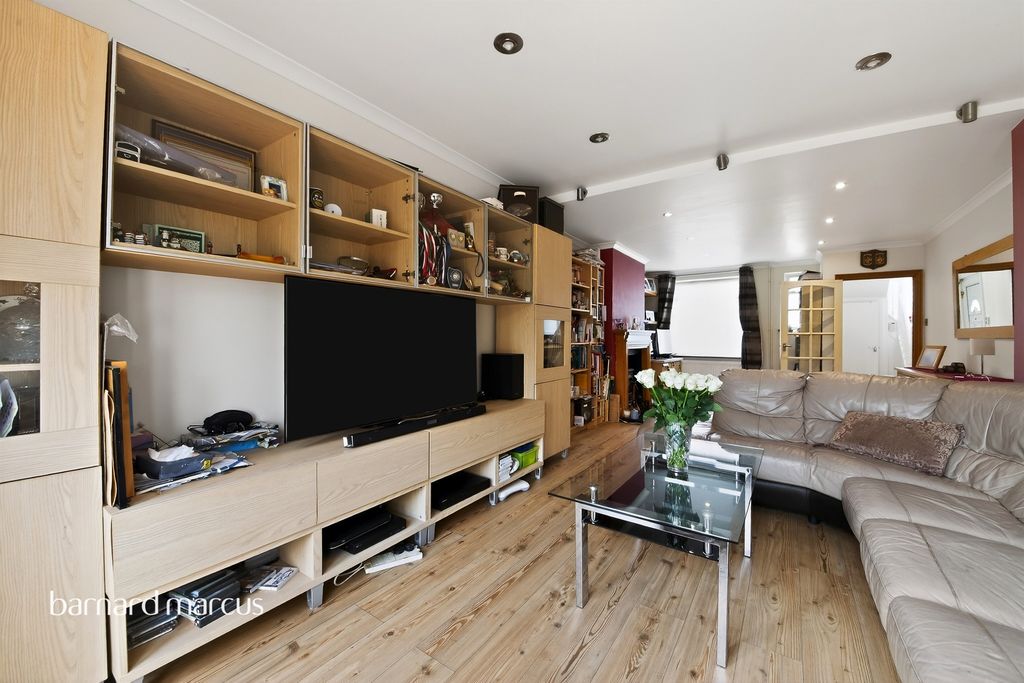 Property photo 3 of 14