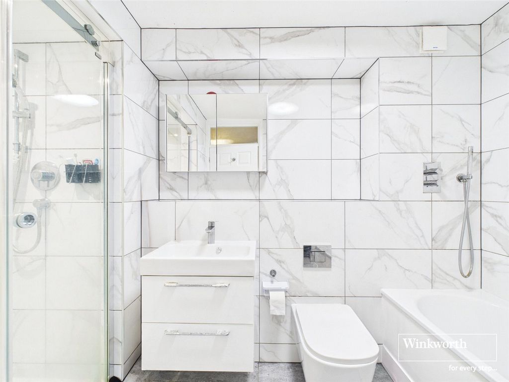 Property photo 3 of 12 Bathroom