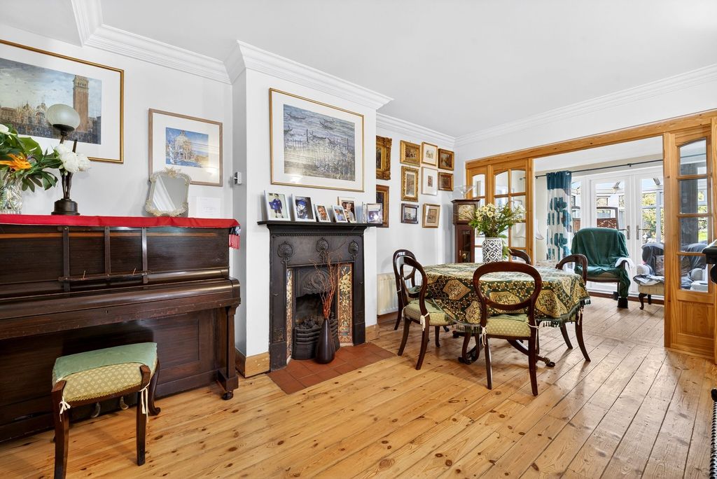 Property photo 2 of 38 Reception 2 For Sale 4 Bedroom Semi Detached Bungalow Garden Crystal Palace Se19 Nested Estate Agents Photography By Www.Steele.London