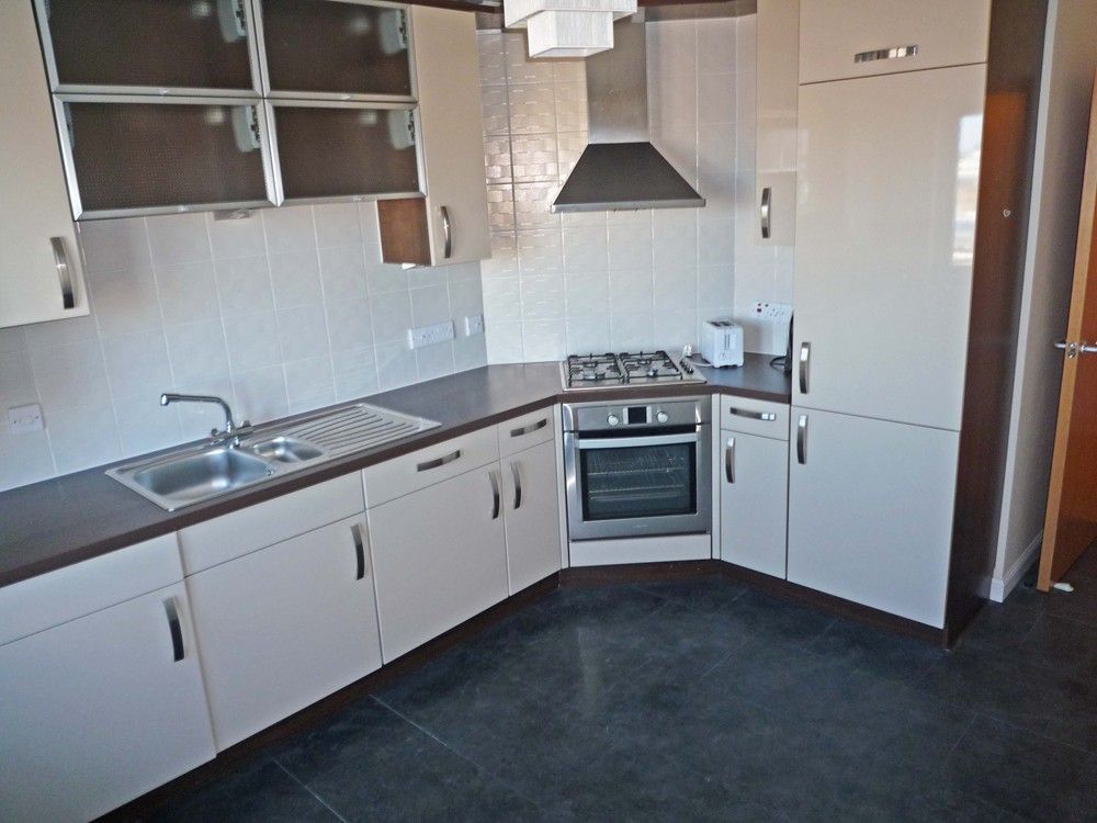 Property photo 2 of 6 Portlandst75B