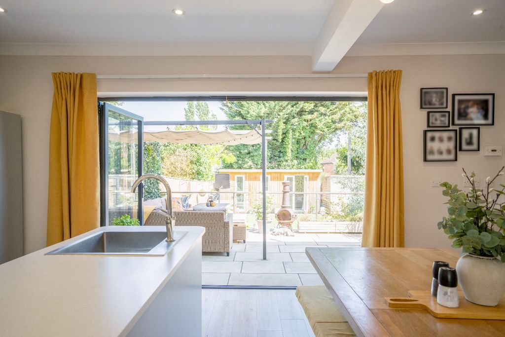 4 bed semi-detached house for saleMelton Drive, Didcot OX11