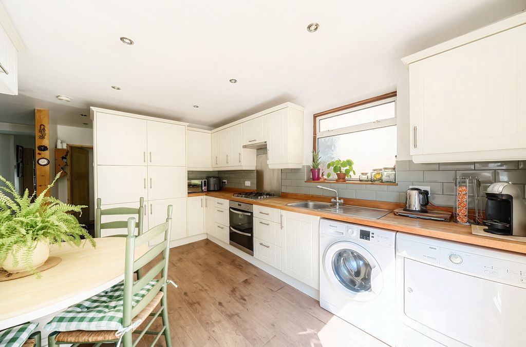 Property photo 2 of 20 27-6821Cdd84c1Ea-...