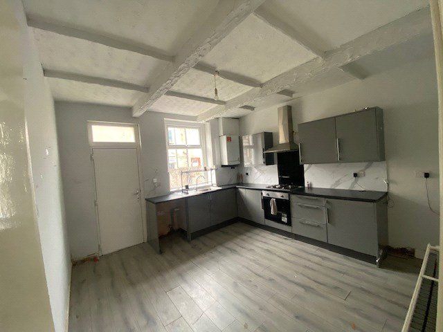 Property photo 3 of 8 Picture No. 11