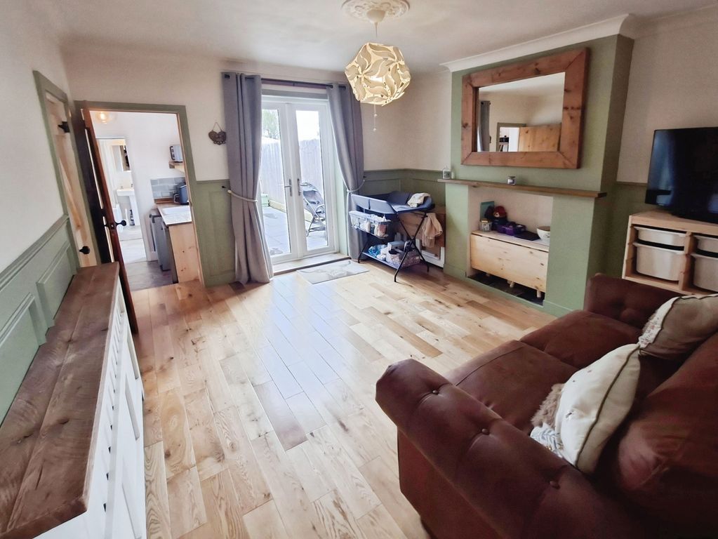 Property photo 3 of 11 Dining Room