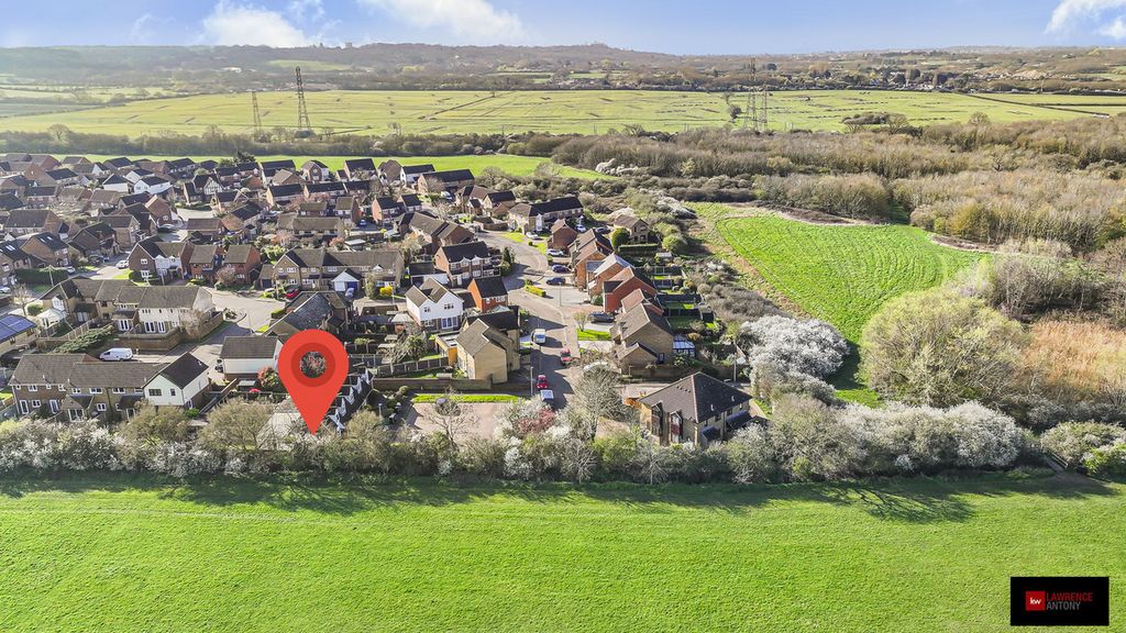 Property photo 2 of 29