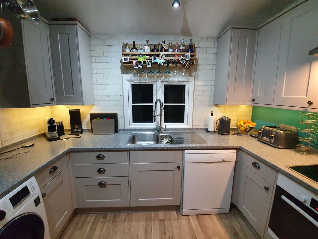 Property photo 2 of 23