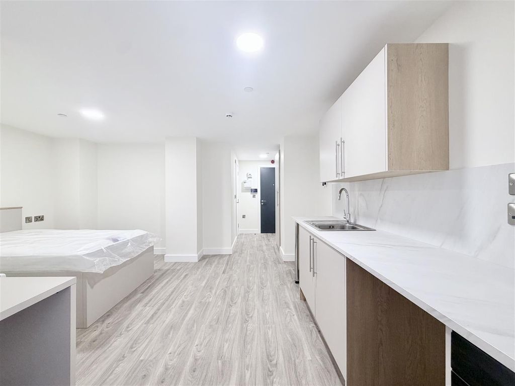 Property photo 3 of 11 Image00010.Jpeg