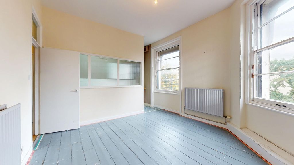 Property photo 3 of 10 Flat 3, 56 Pembridge Villas, Notting Hill, London, W11 3Eg