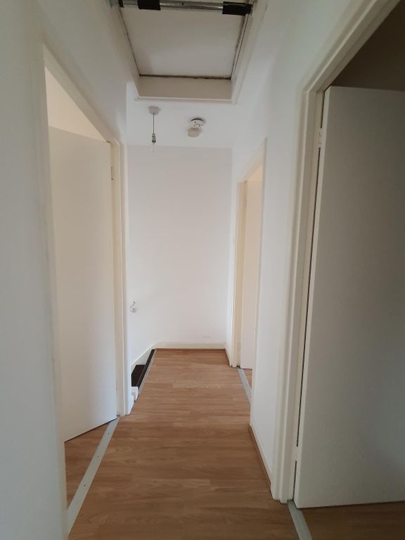 Property photo 2 of 18 Hallway