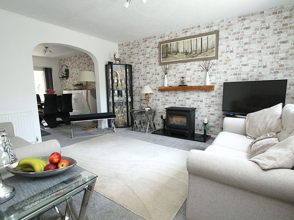 Property photo 3 of 33