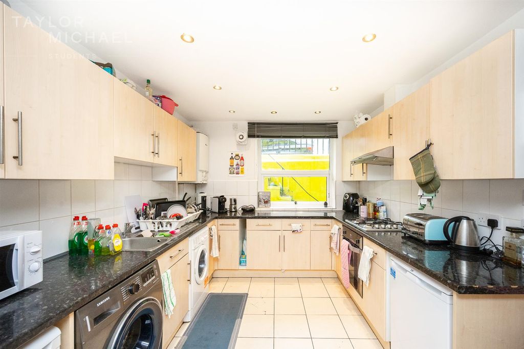 Property photo 1 of 13 Kitchen