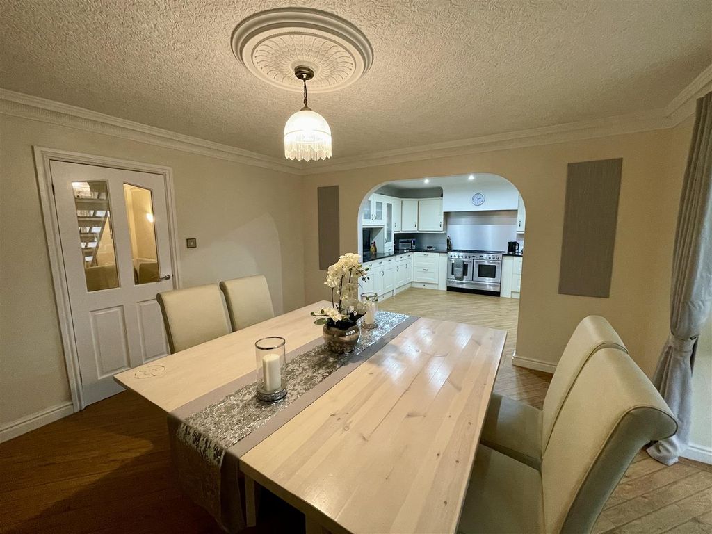 Property photo 2 of 18 Dining Room