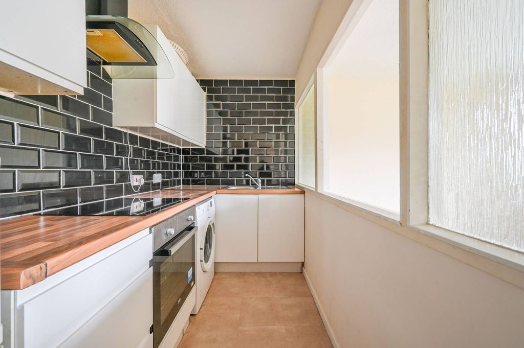 Property photo 3 of 5