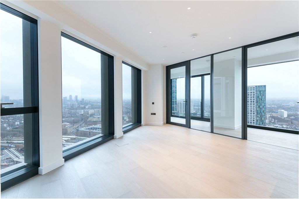 Property photo 2 of 31 Picture No. 03