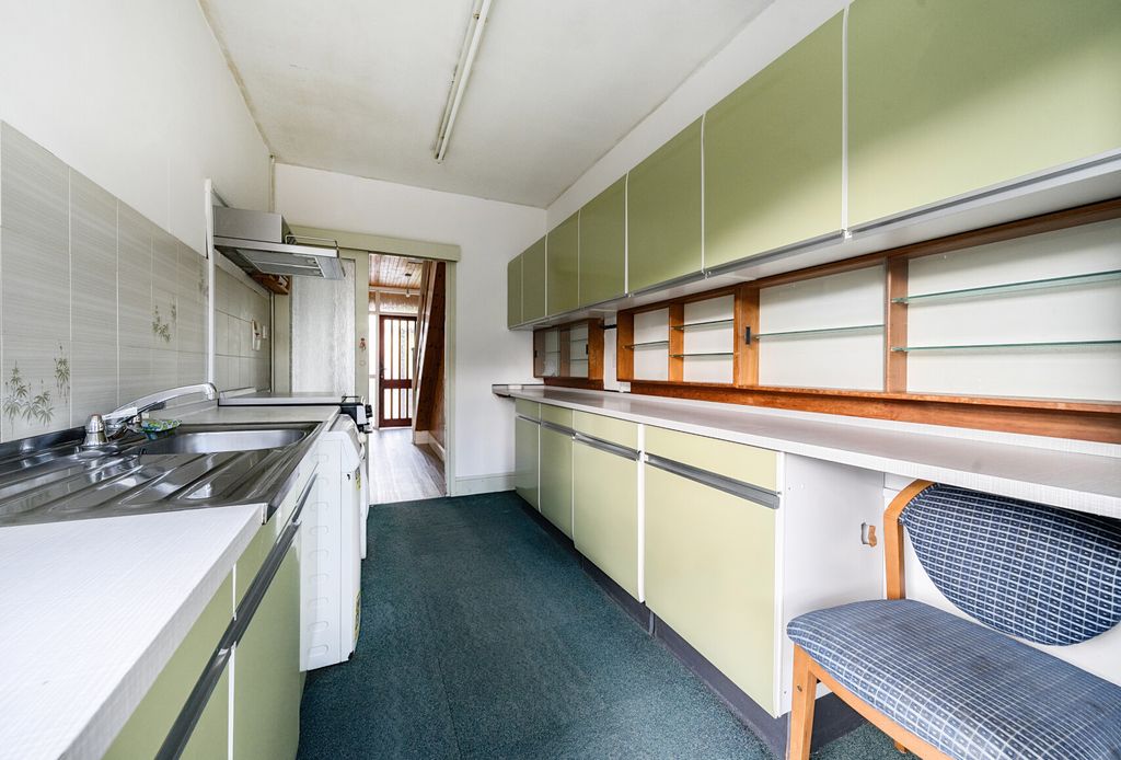 Property photo 3 of 19 1324750-5-687E067...
