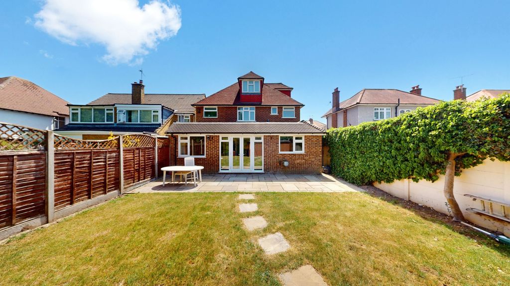 Property photo 1 of 18 5158761