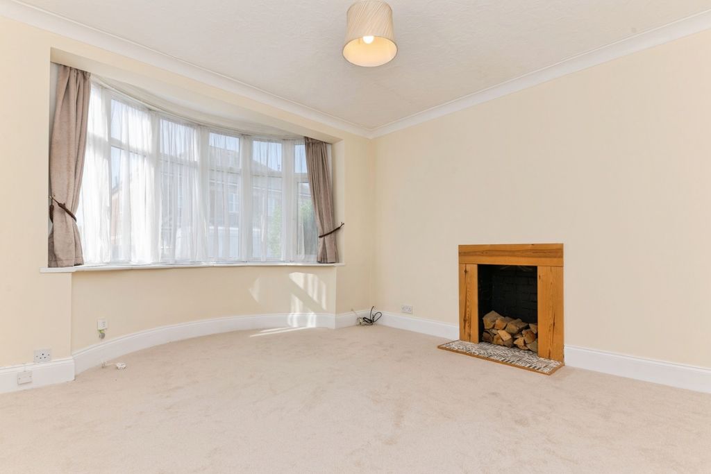 Property photo 2 of 16 Living Room