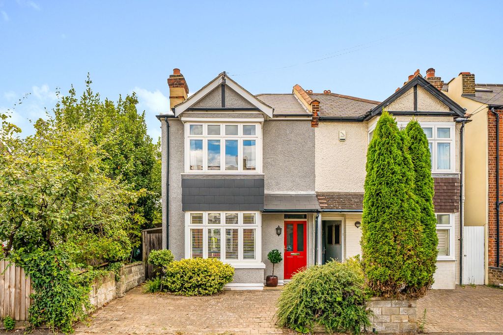 Property photo 1 of 18