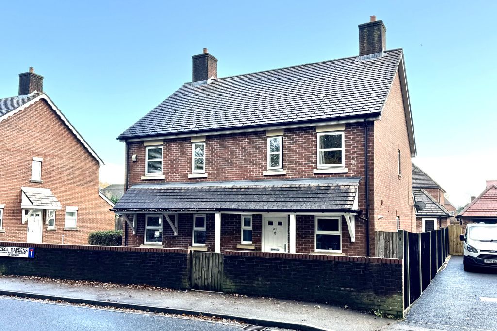 Property photo 1 of 17 Front