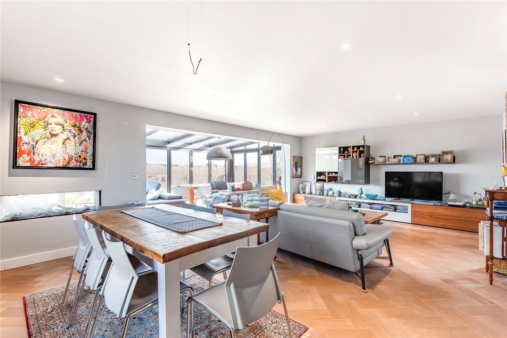 Property photo 3 of 15 Dining Area