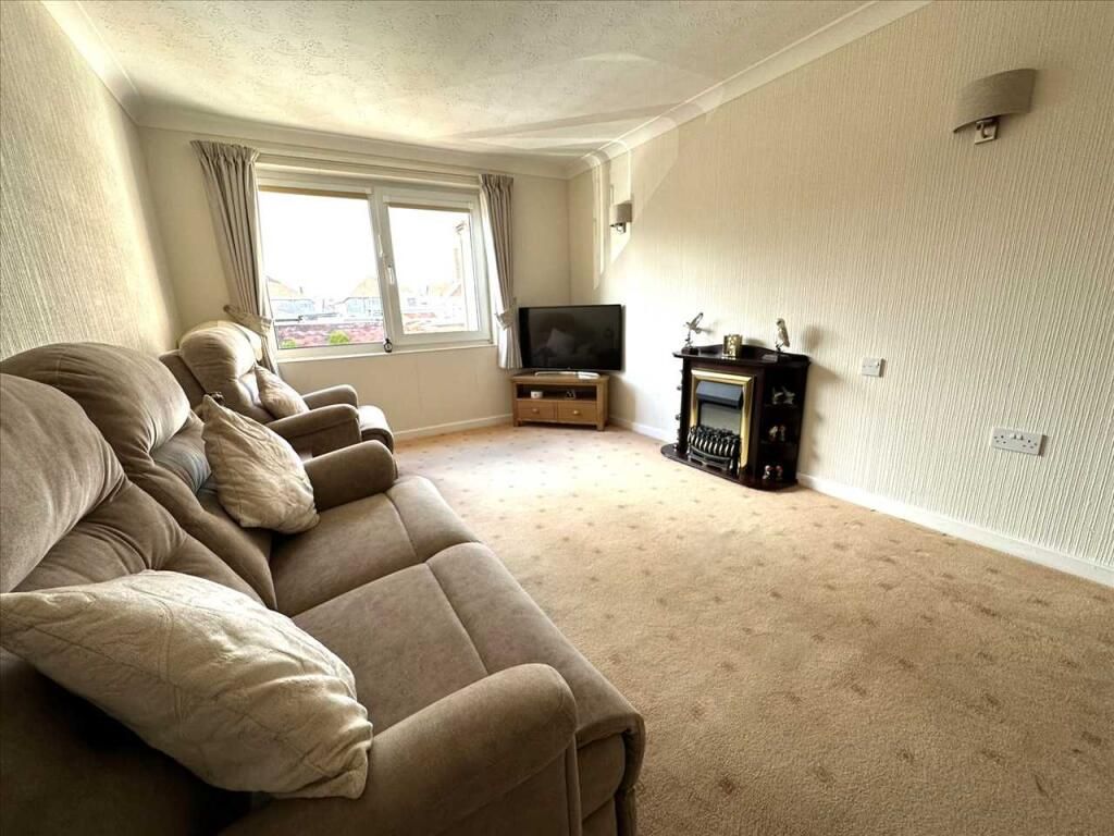 Property photo 2 of 14
