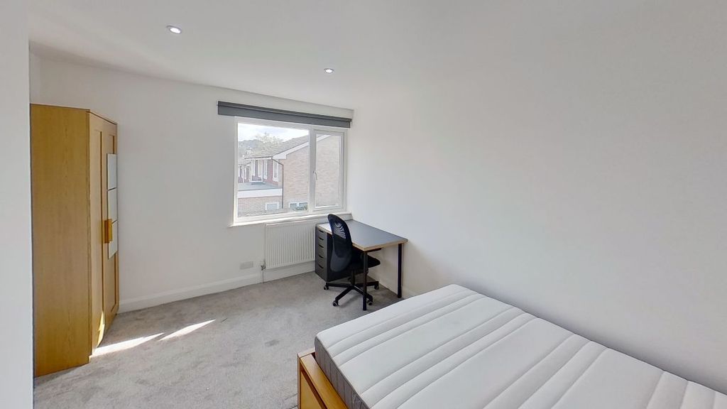 Property photo 1 of 35