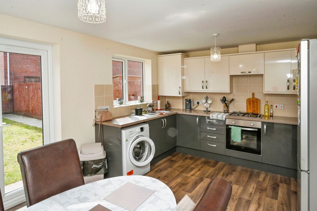 Property photo 3 of 16
